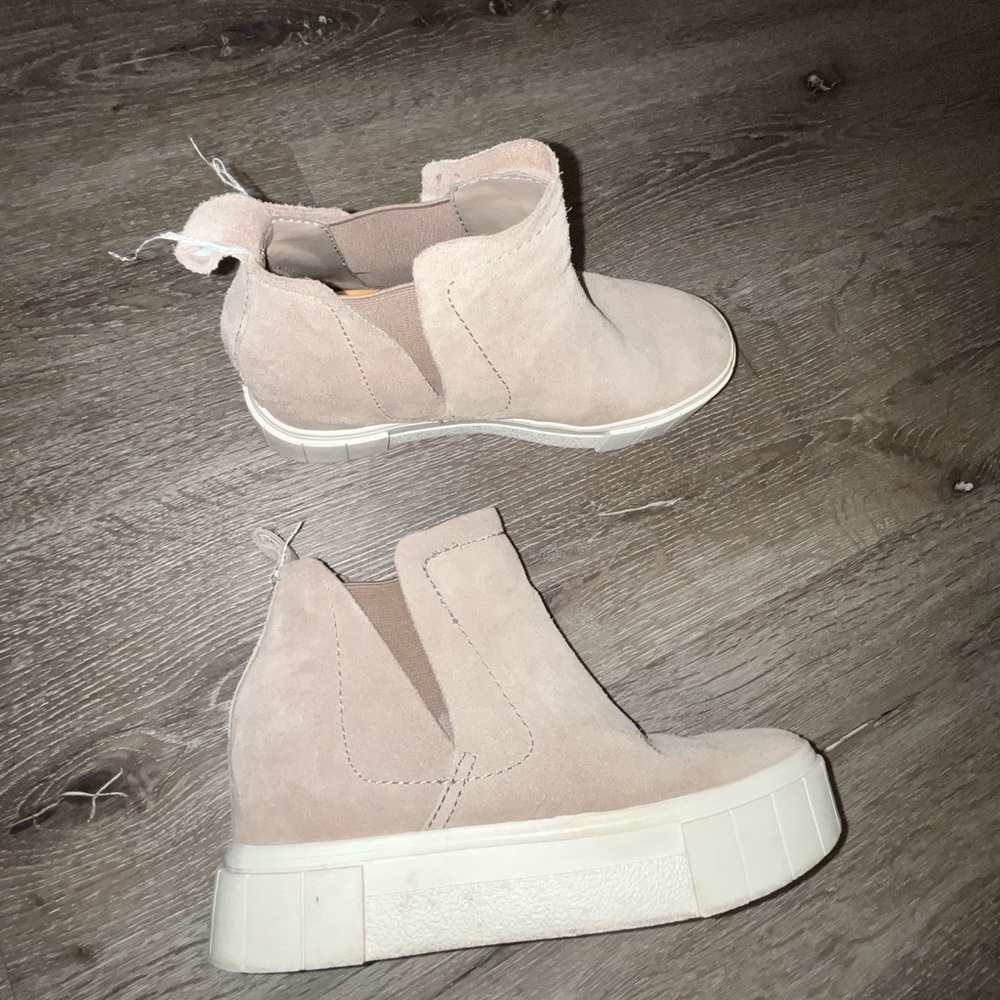 Dolce Vita Light Tan Suede Ankle Booties